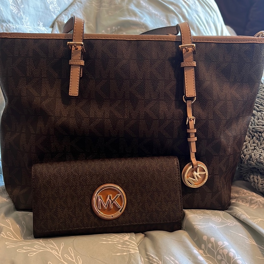 Michael Kors Shoulder Bag with Matching Wallet